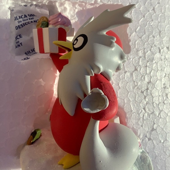 New Delibitd Christmas Edition Pokémon Standing Figurine Error Manufactured - Picture 4 of 16